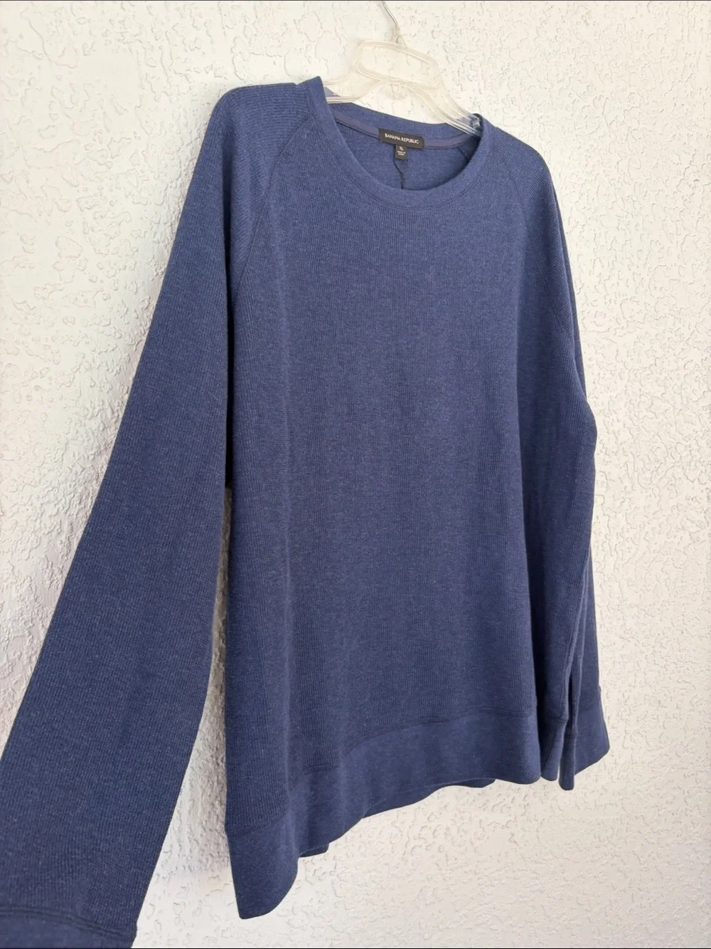 Banana Republic Men's soft Crewneck Sweater in Navy Blue size XL